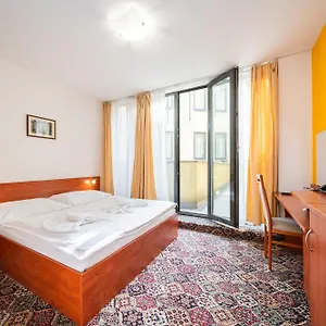 Hotell De Luxe