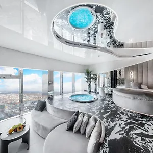 Sky Tower Z Jakuzzi Przy Oknie Apartmán Vratislav
