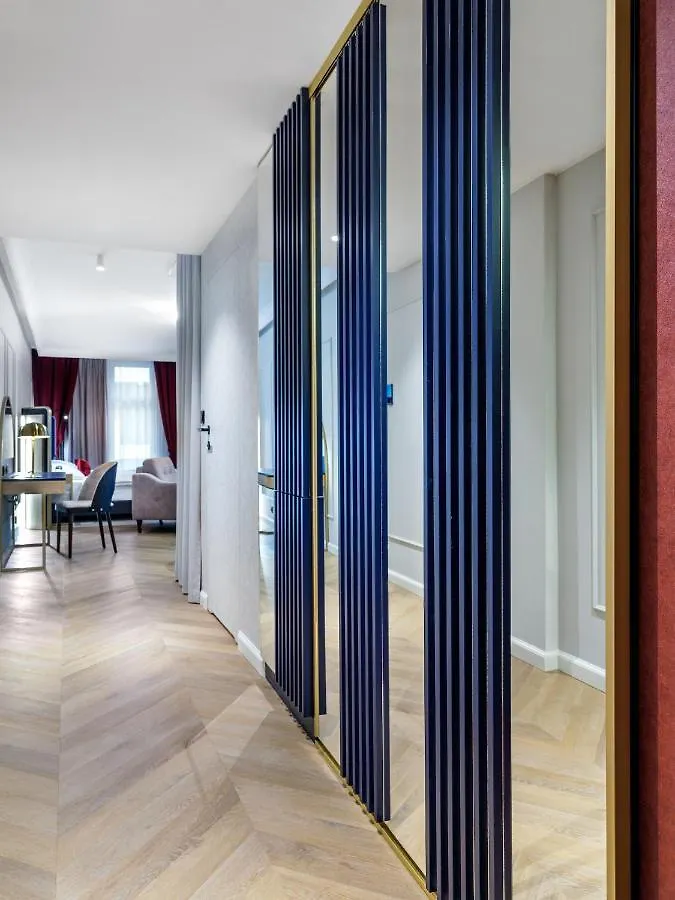Hotel Golden Queen Cracovia 4*,