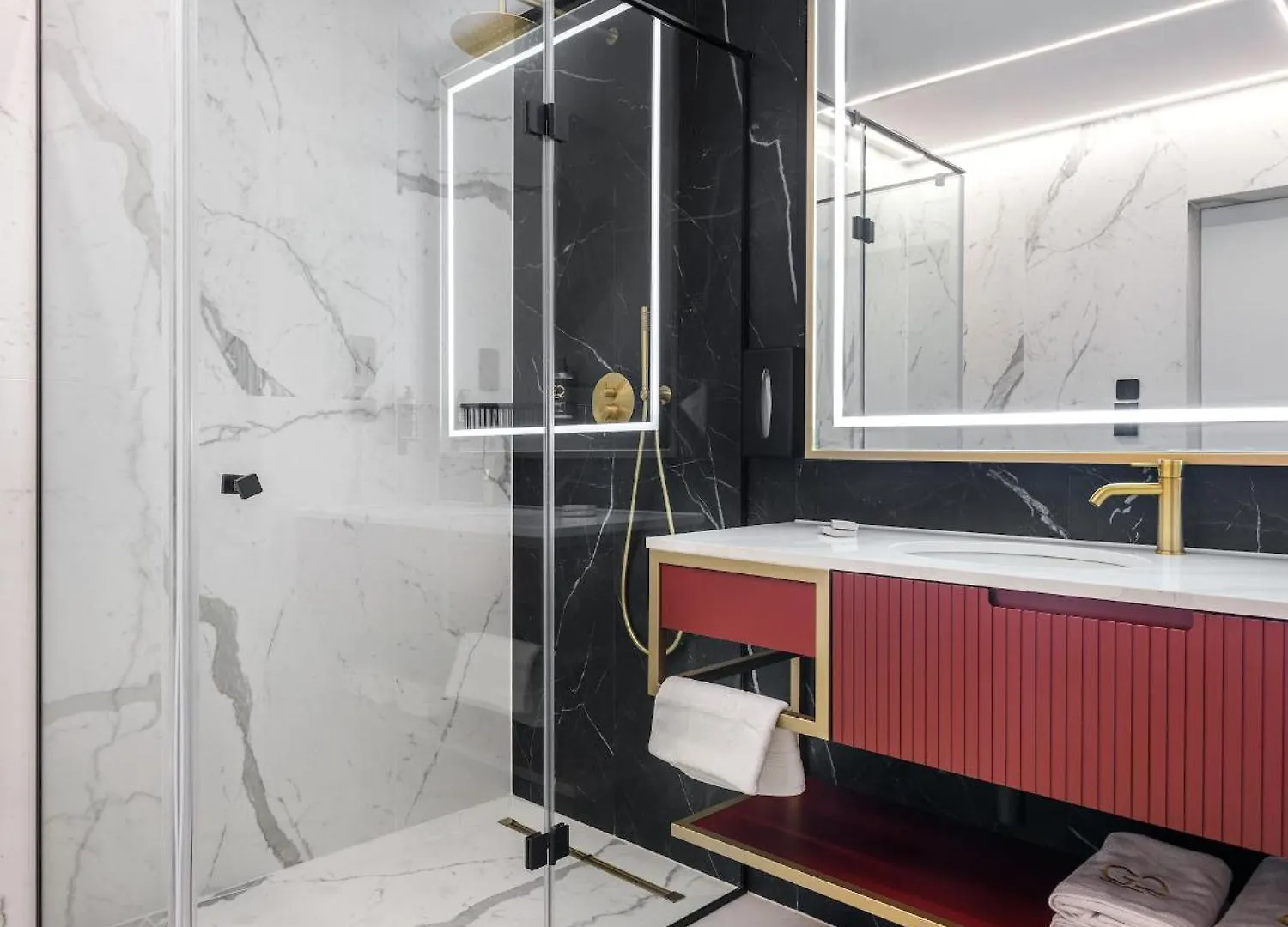 Hotel Golden Queen Cracovia 4*,  Polonia